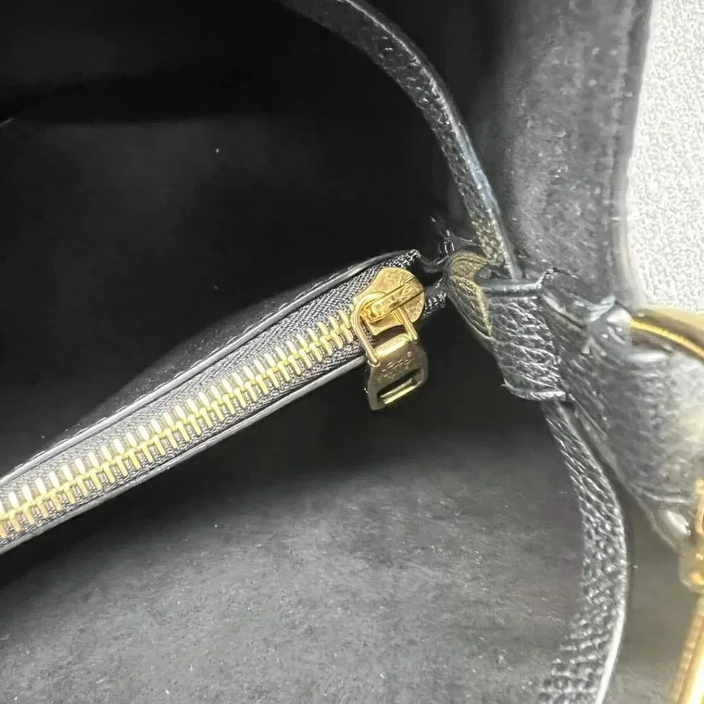 100% Authentic Louis Vuitton NeoNoe Black Leather Satchel - Picture 12 of 16